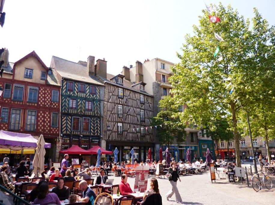 Rennes Centre Historique, Place Ste Anne Exterior photo